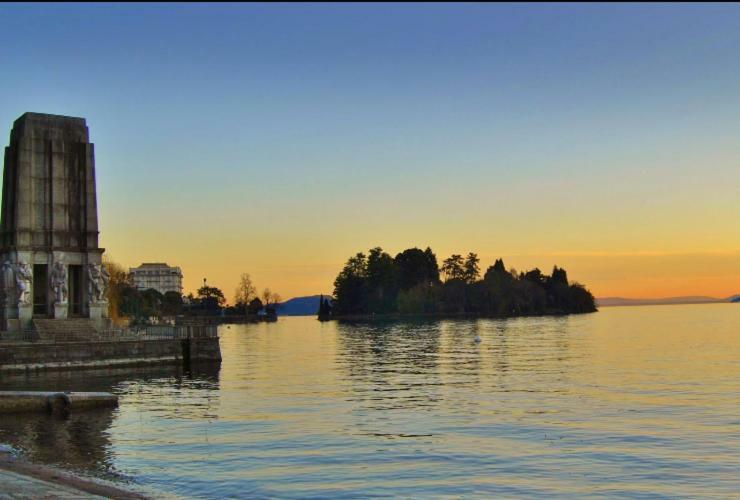 Marina Apartment & Suite Verbania Eksteriør billede