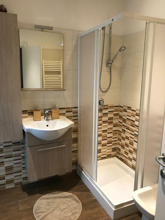 Marina Apartment & Suite Verbania Eksteriør billede