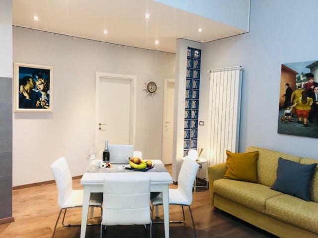 Marina Apartment & Suite Verbania Eksteriør billede