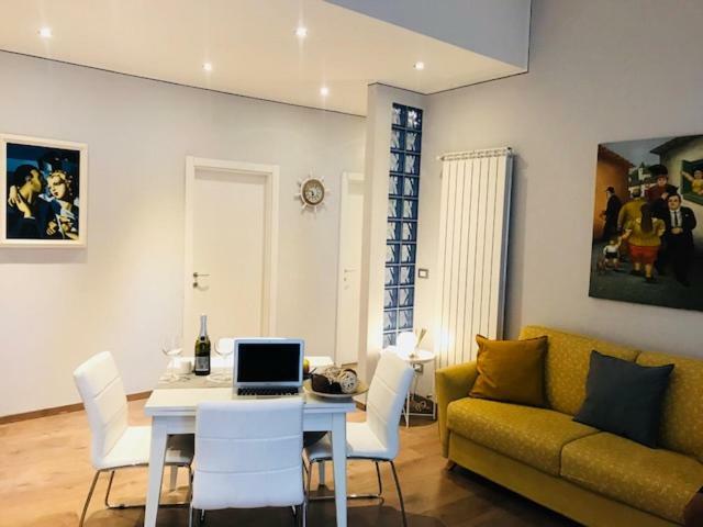 Marina Apartment & Suite Verbania Eksteriør billede